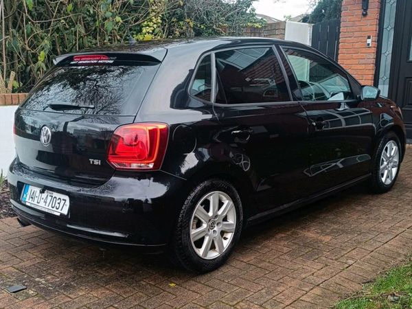 Volkswagen Polo Hatchback, Petrol, 2014, White