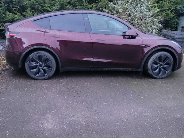 Tesla Model Y MPV, Electric, 2024, Red