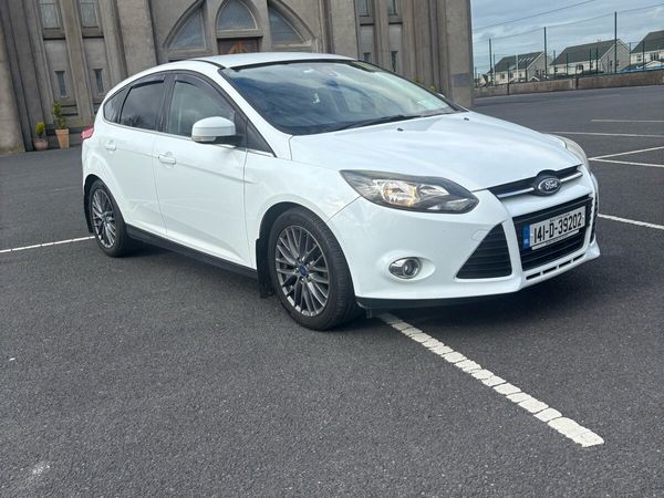 Ford Focus Hatchback, Petrol, 2014, White