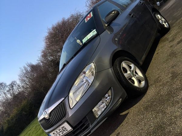 Skoda Fabia Hatchback, Petrol, 2012, Grey