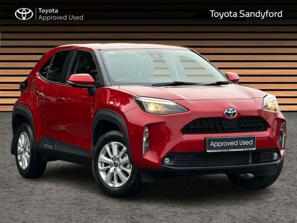Toyota Yaris Cross Hatchback, Petrol Hybrid, 2023, Red