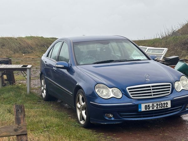 Mercedes-Benz C-Class Saloon, Petrol, 2005, Blue