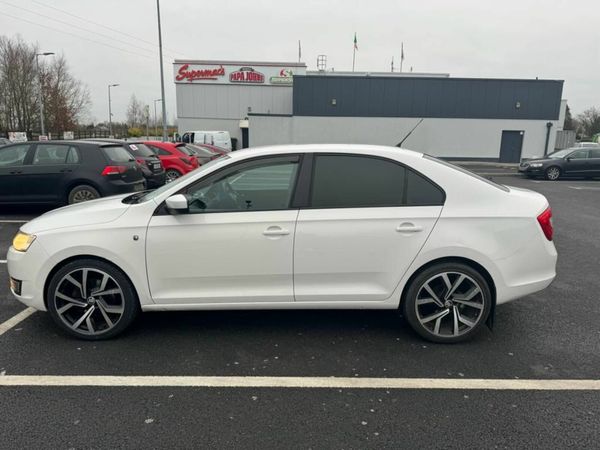 Skoda Rapid Hatchback, Diesel, 2013, White
