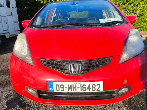 Honda Jazz Hatchback, Petrol, 2009, Red