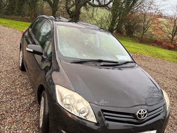 Toyota Auris Hatchback, Petrol, 2010, Black