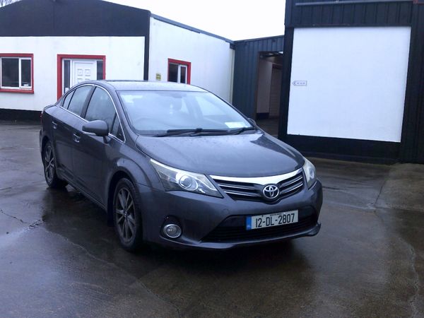 Toyota Avensis Saloon, Diesel, 2012, Grey