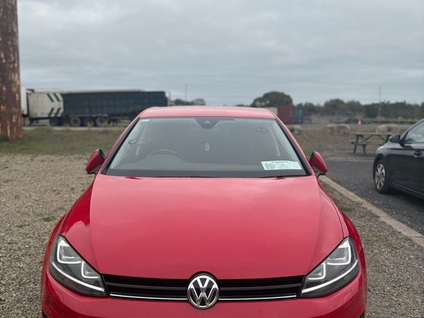 Volkswagen Golf Hatchback, Petrol, 2017, Red