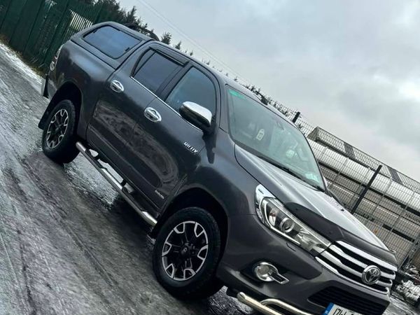 Toyota Hilux Pick Up, Diesel, 2017, Grey