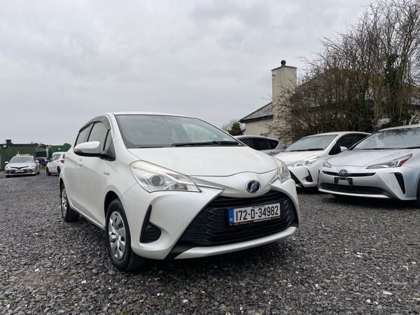 Toyota Vitz Hatchback, Petrol Hybrid, 2017, White