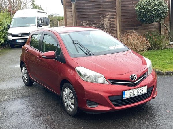 Toyota Yaris Hatchback, Petrol, 2012, Red