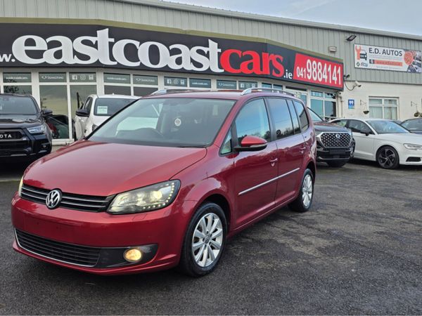 Volkswagen Touran MPV, Petrol, 2013, Red