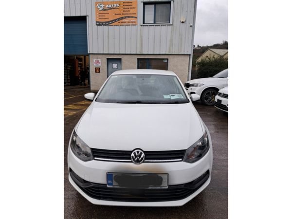 Volkswagen Polo Hatchback, Petrol, 2015, White