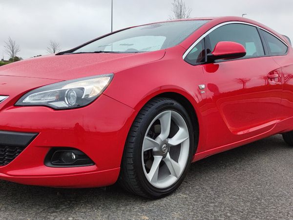 Vauxhall Astra Hatchback, Petrol, 2018, Red
