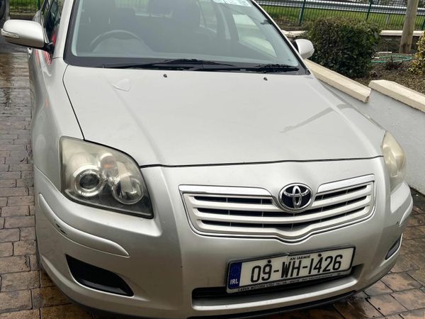 Toyota Avensis Hatchback, Diesel, 2009, Silver