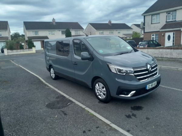 Renault Trafic MPV, Diesel, 2022, Grey