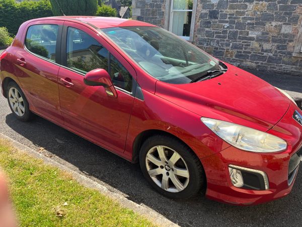 Peugeot 308 Hatchback, Diesel, 2012, Red