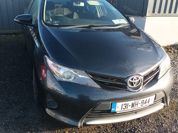 Toyota Auris Hatchback, Diesel, 2013, Black