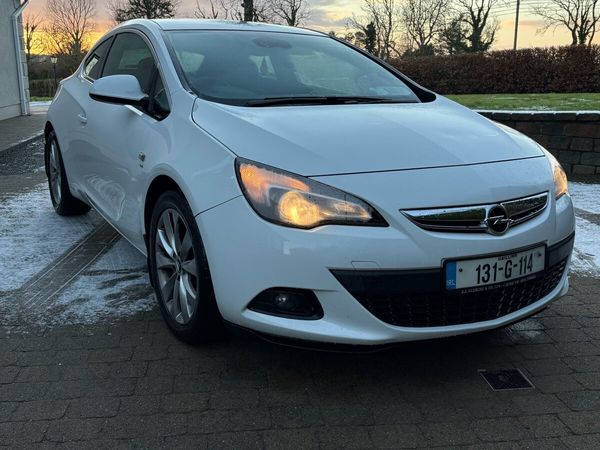 Opel Astra Hatchback, Diesel, 2013, White
