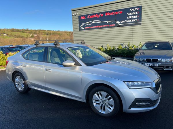 Skoda Octavia Hatchback, Diesel, 2022, Silver