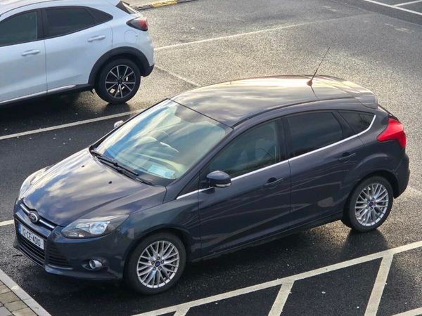 Ford Focus Hatchback, Petrol, 2012, Grey