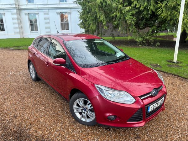 Ford Focus Hatchback, Diesel, 2012, Red