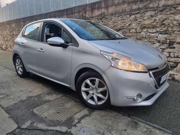Peugeot 208 Hatchback, Petrol, 2013, Silver
