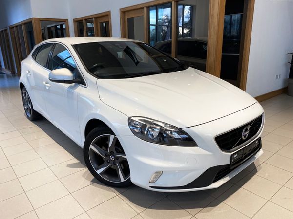 Volvo V40 Hatchback, Diesel, 2016, White