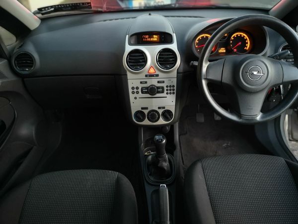 Opel Corsa Hatchback, Petrol, 2010, Silver