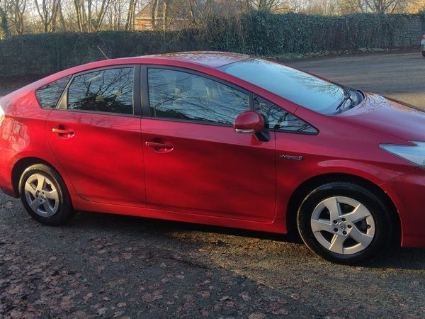 Toyota Prius Hatchback, Petrol Hybrid, 2010, Red