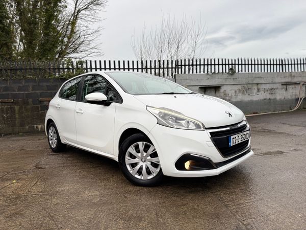 Peugeot 208 Hatchback, Petrol, 2017, White