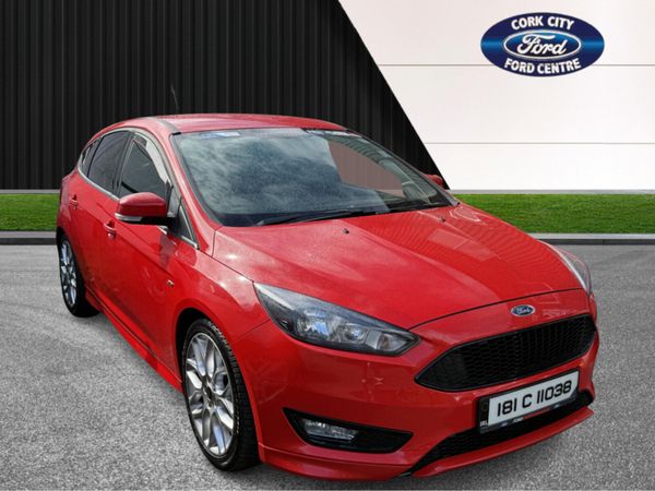 Ford Focus Hatchback, Petrol, 2018, Red