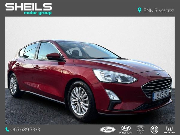 Ford Focus Hatchback, Petrol, 2019, Red