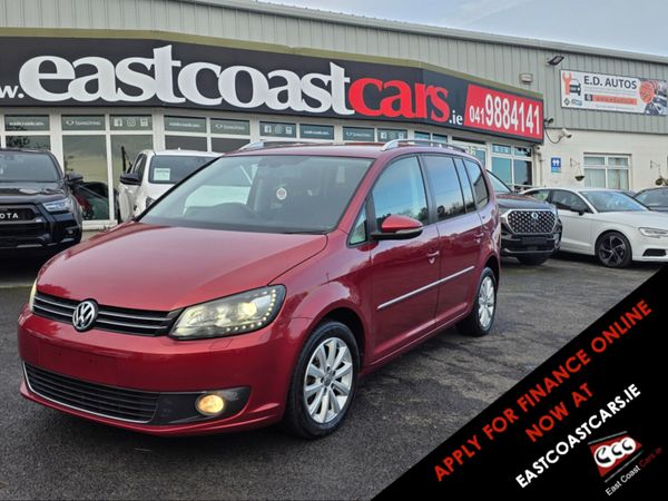 Volkswagen Touran MPV, Petrol, 2013, Red
