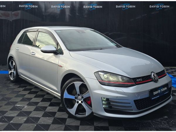 Volkswagen Golf Hatchback, Petrol, 2016, Silver