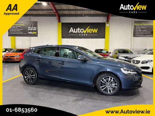Volvo V40 Hatchback, Petrol, 2019, Grey