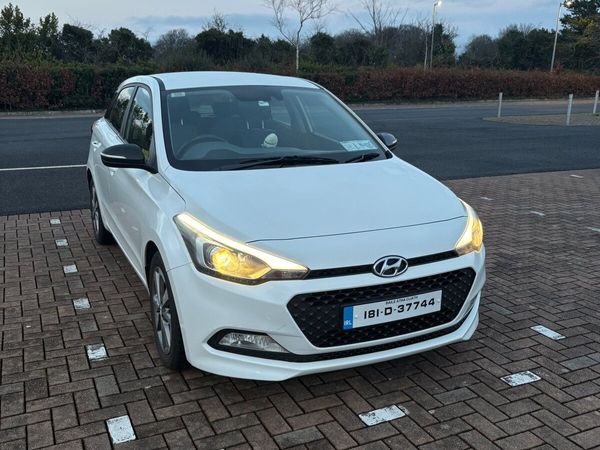Hyundai i20 Hatchback, Petrol, 2018, White