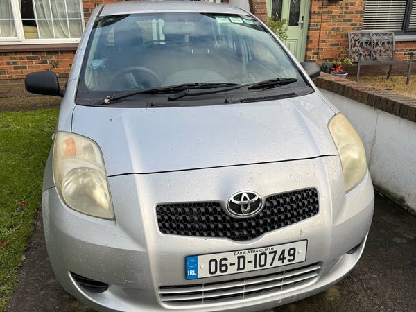 Toyota Yaris Hatchback, Petrol, 2006, Silver