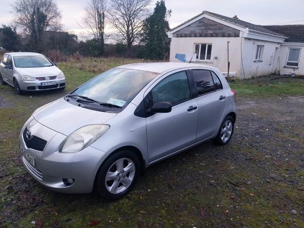 Toyota Yaris Hatchback, Petrol, 2006, Silver