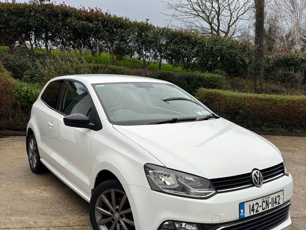 Volkswagen Polo Hatchback, Petrol, 2014, White