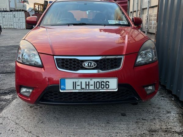 Kia Rio Hatchback, Diesel, 2011, Red