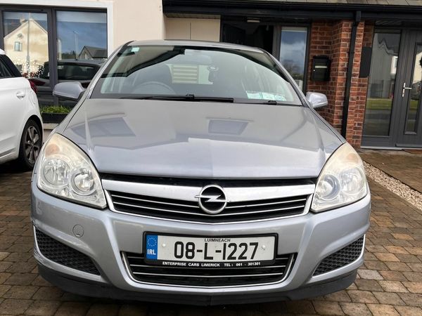 Opel Astra Hatchback, Petrol, 2008, Silver