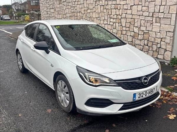 Opel Astra Hatchback, Diesel, 2021, White