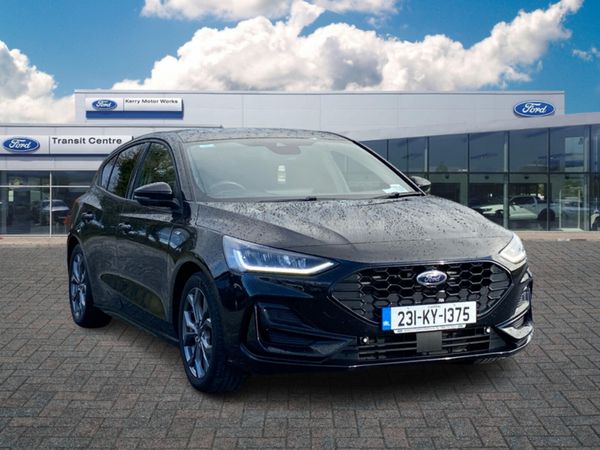 Ford Focus Hatchback, Petrol Hybrid, 2023, Black