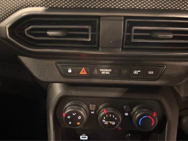 Dacia Sandero Hatchback, Petrol, 2023, Blue