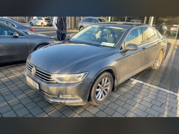 Volkswagen Passat Saloon, Diesel, 2017, Grey