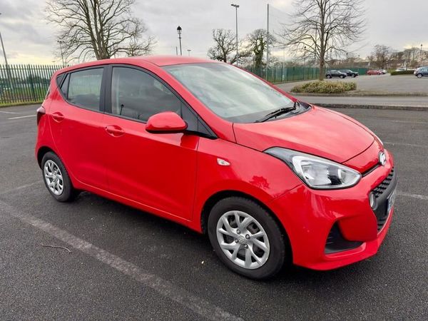 Hyundai i10 Hatchback, Petrol, 2018, Red