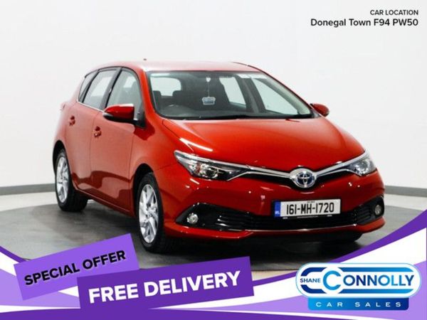 Toyota Auris MPV, Petrol Hybrid, 2016, Red