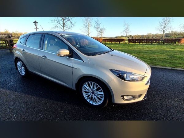 Ford Focus Hatchback, Diesel, 2015, Silver