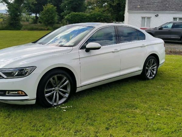 Volkswagen Passat Saloon, Diesel, 2017, White