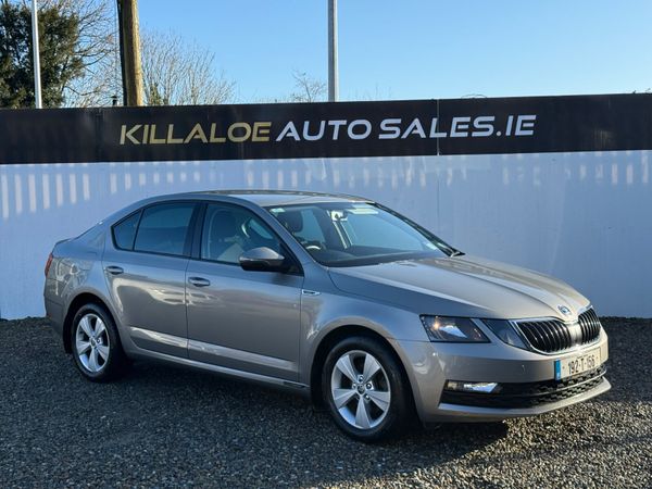 Skoda Octavia Saloon, Petrol, 2019, Grey
